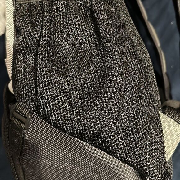 NWT-SONY CAMERA CASE - Picture 4 of 7